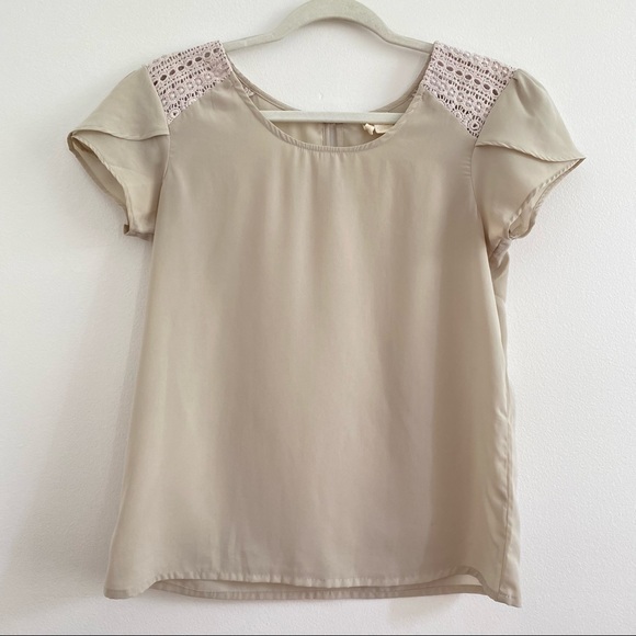 4/$25 Japna Crochet Shoulder Flutter Short Sleeve Blouse in Grey / Cream - Small - Picture 1 of 5